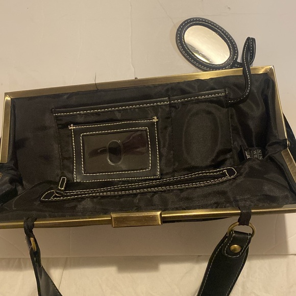 Cute little vintage Nine West date night bag with built in mirror ID card holder - Picture 5 of 9